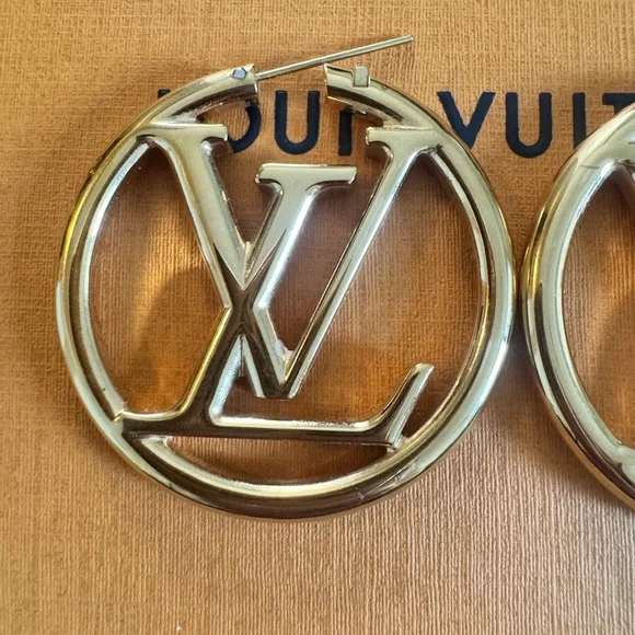 Louis Vuitton Louise Gold Logo Hoop Earrings - Picture 6 of 9